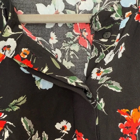 Banana Republic Floral Blouse - Picture 3 of 6